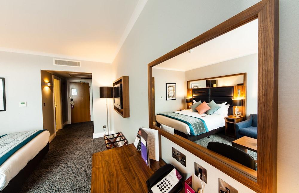 Crowne Plaza Leeds By Ihg Hotel Exterior foto