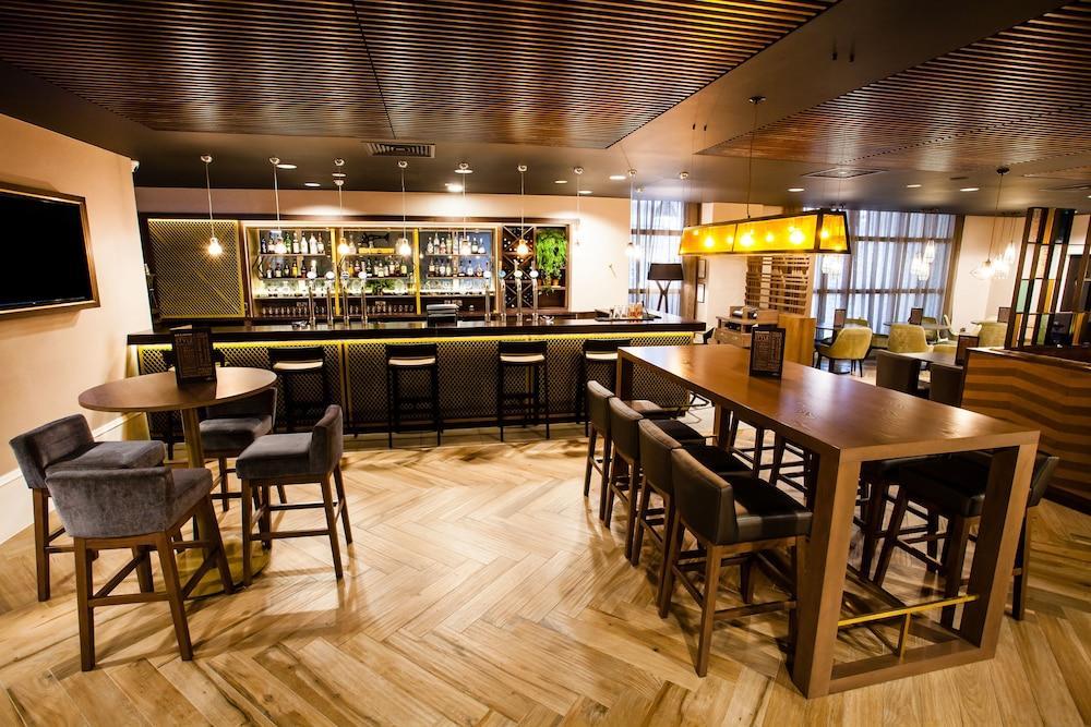 Crowne Plaza Leeds By Ihg Hotel Exterior foto