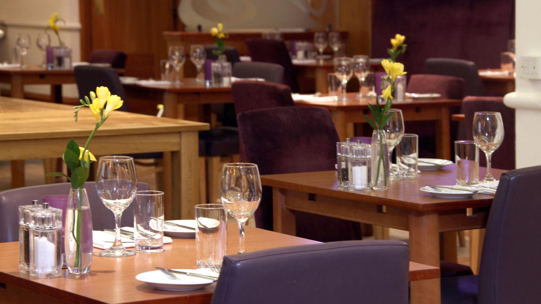 Crowne Plaza Leeds By Ihg Hotel Exterior foto