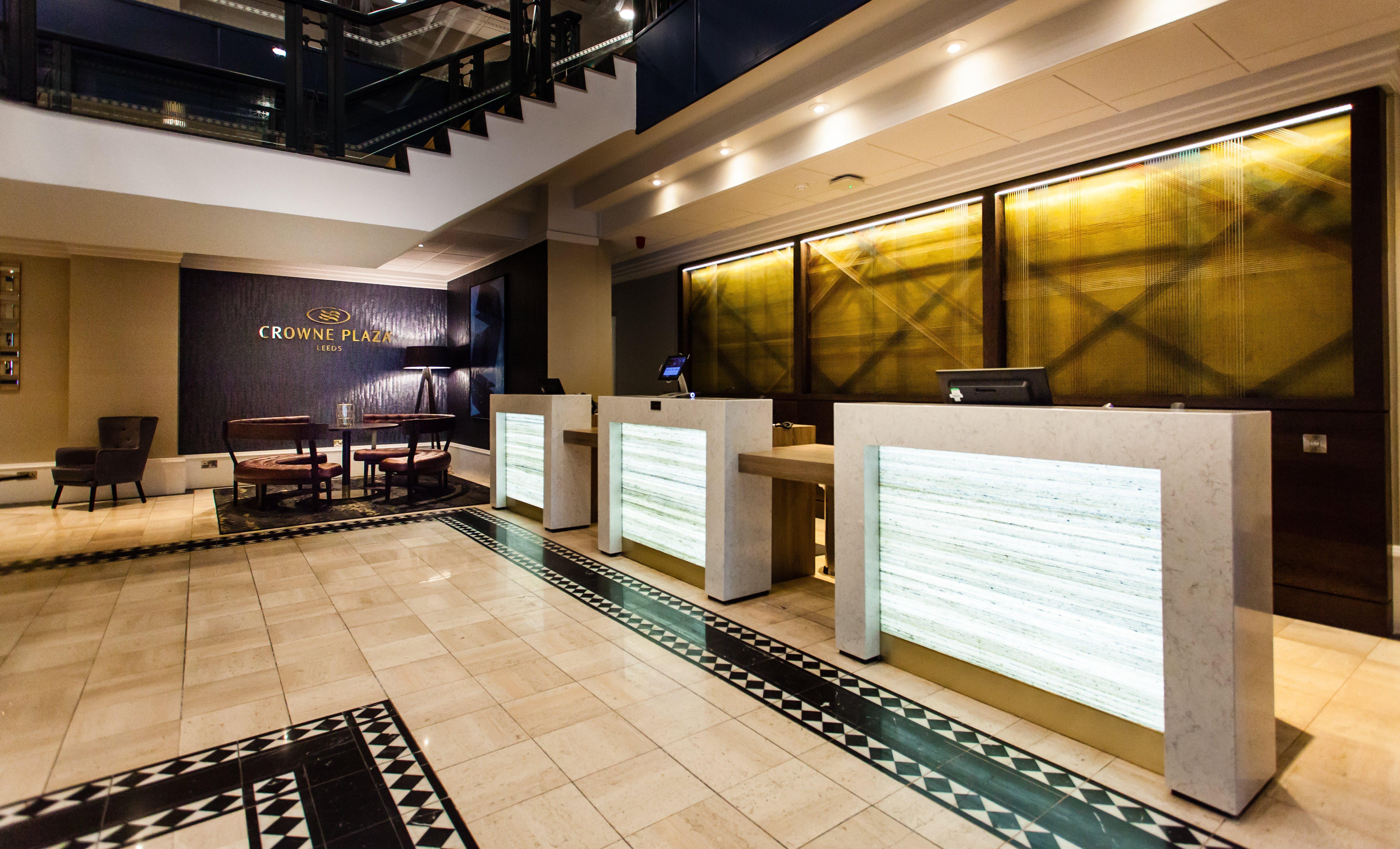 Crowne Plaza Leeds By Ihg Hotel Exterior foto
