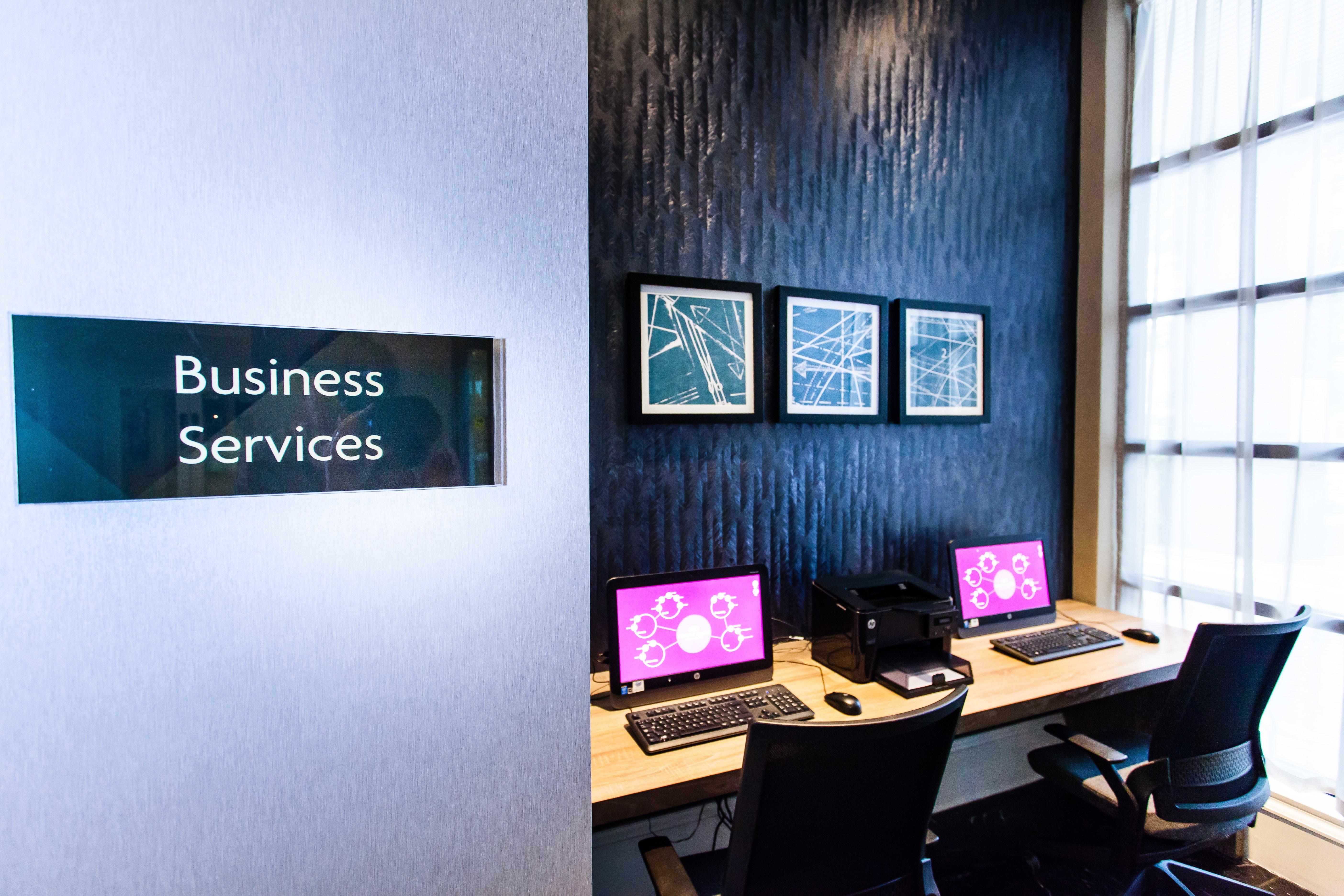 Crowne Plaza Leeds By Ihg Hotel Exterior foto
