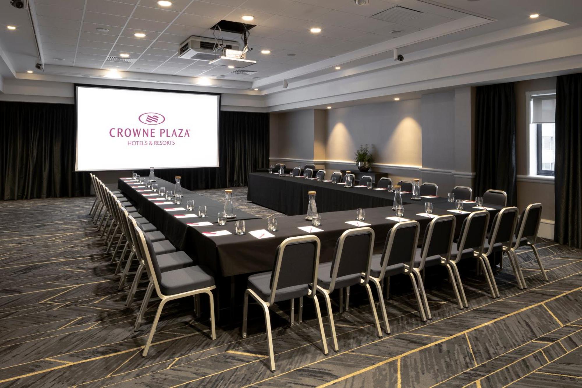 Crowne Plaza Leeds By Ihg Hotel Exterior foto