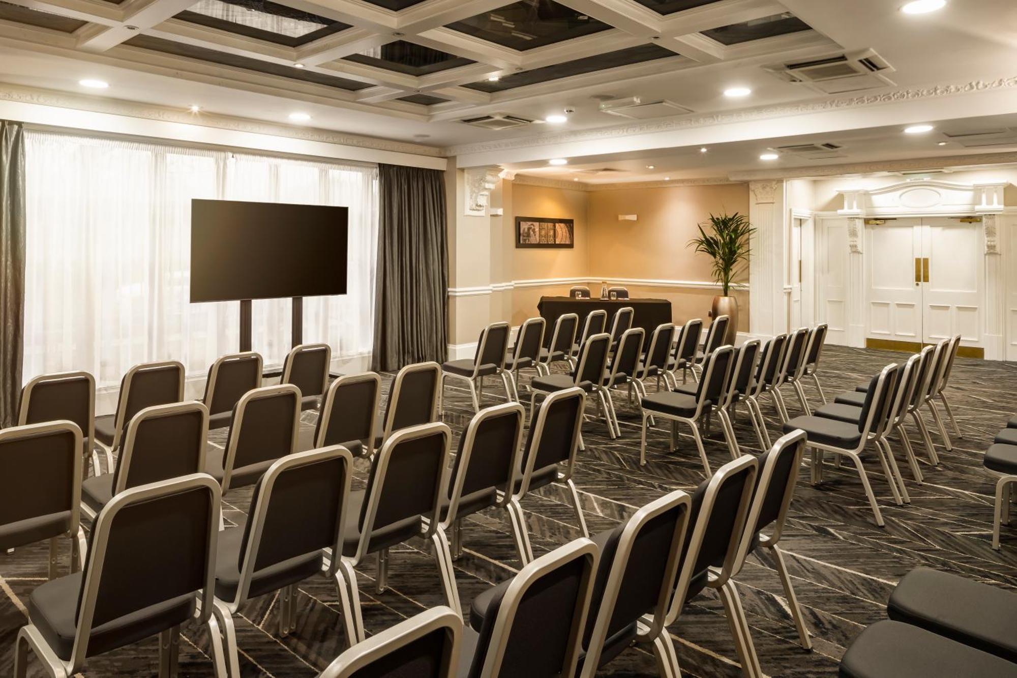 Crowne Plaza Leeds By Ihg Hotel Exterior foto