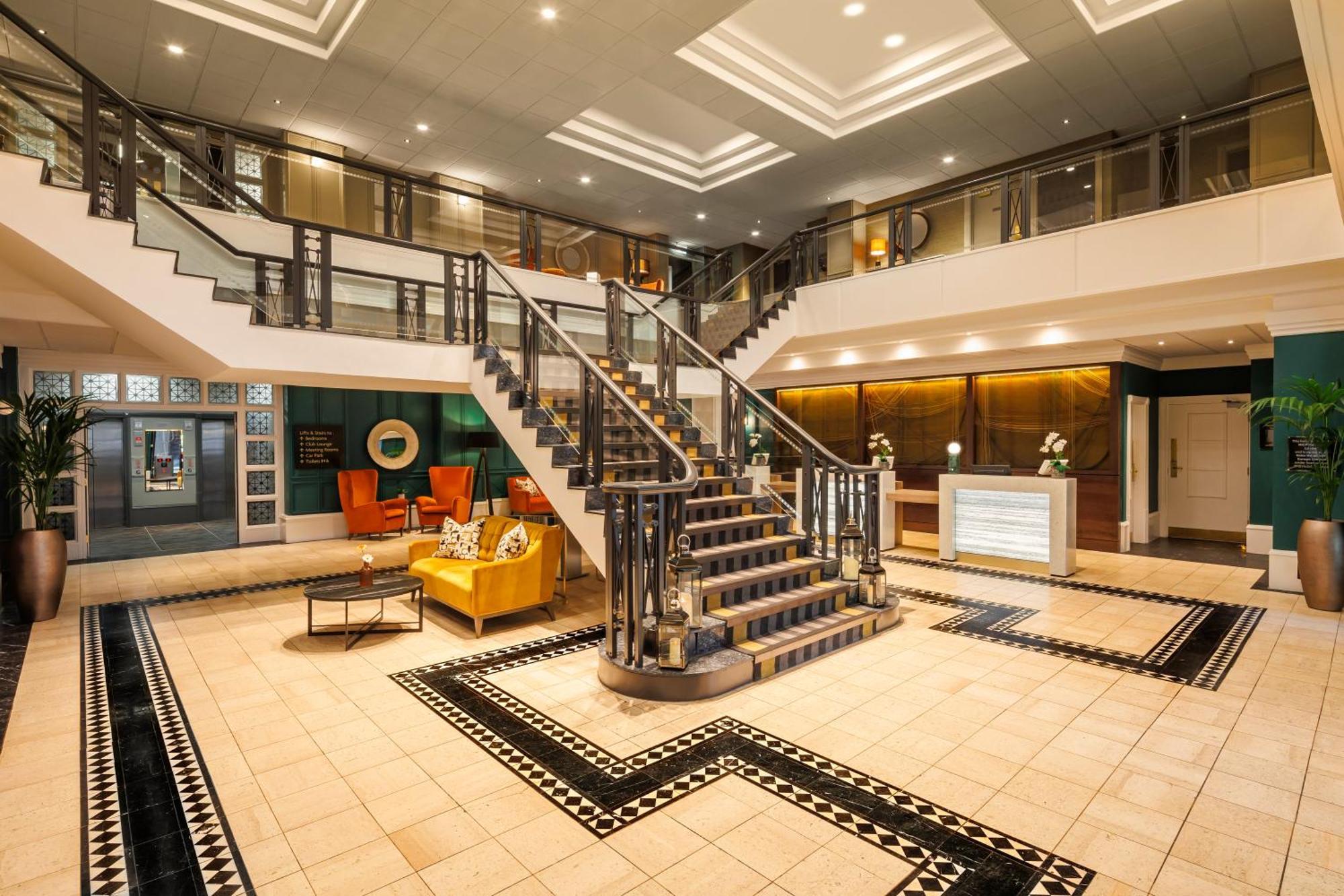 Crowne Plaza Leeds By Ihg Hotel Exterior foto